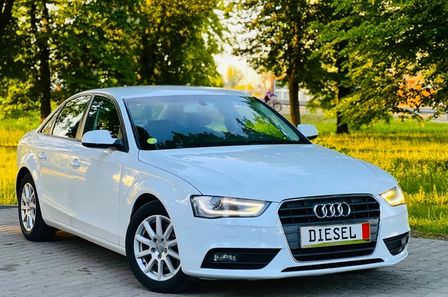 Audi A4 cena 47900 przebieg: 204535, rok produkcji 2013 z Ząbki małe 742